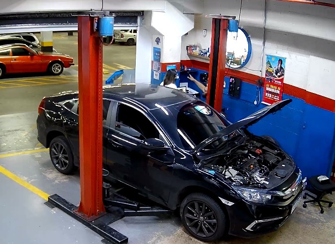 Honda Civic em manutenção